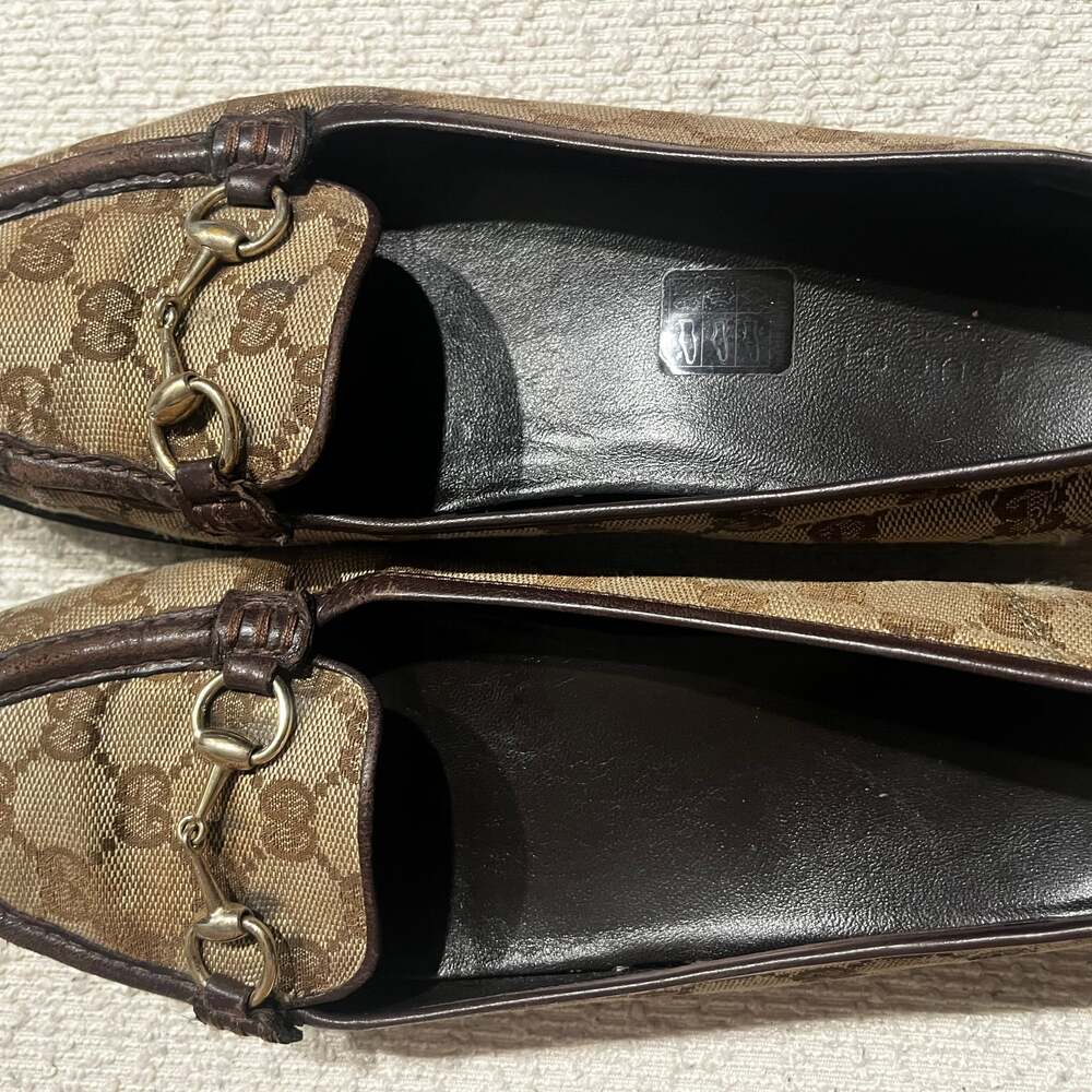 Flats Gucci Beige size 7.5 US